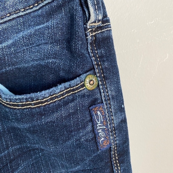 Silver Jeans Women's Low Rise Medium Wash SANTORINI Cropped 3/4 Jeans Size 28 - Picture 5 of 13